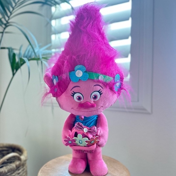 Dreamworks Other - Trolls poppy Easter stand up greeter doll plush